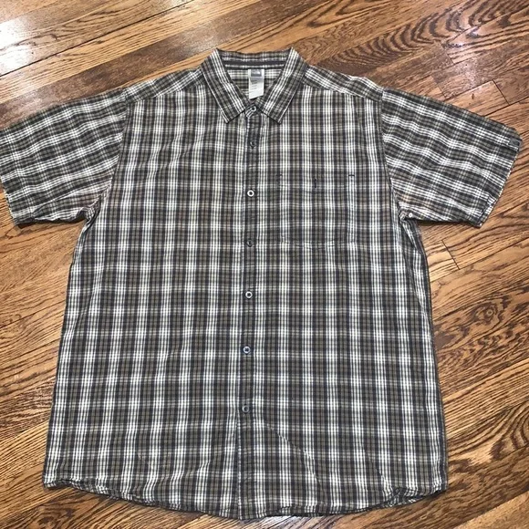 The North Face button down shirt - Picture 1 of 10